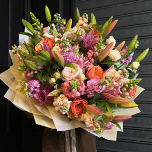 Aranjament floral alb-roz